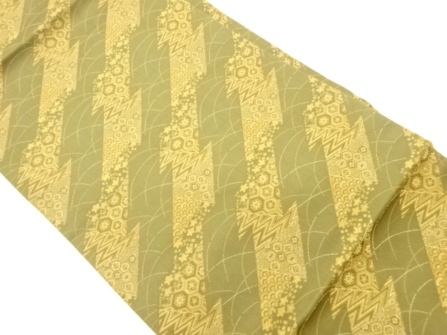 変わり斜線に古典柄・花々・芝模様織出し名古屋帯